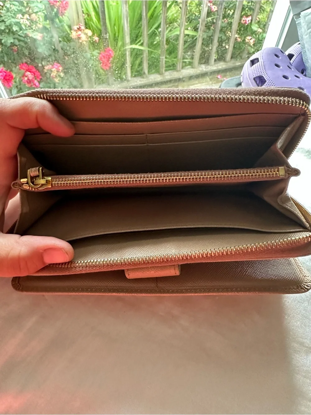 Prada zip around